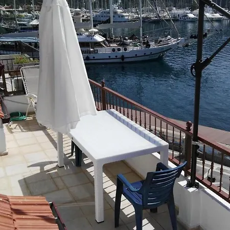 Uysal And Loft Seaside דירה